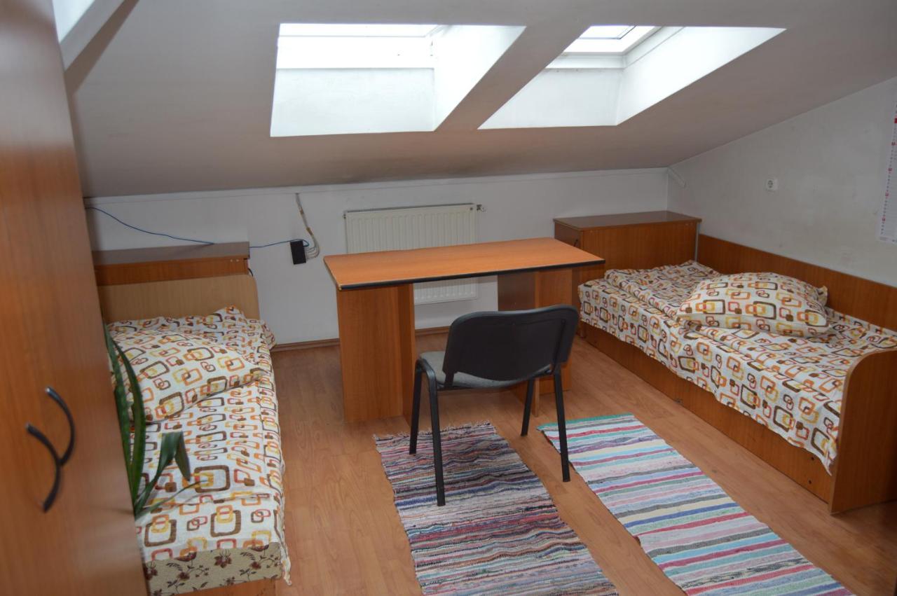 Kollege Hostel Cluj-Napoca Eksteriør bilde