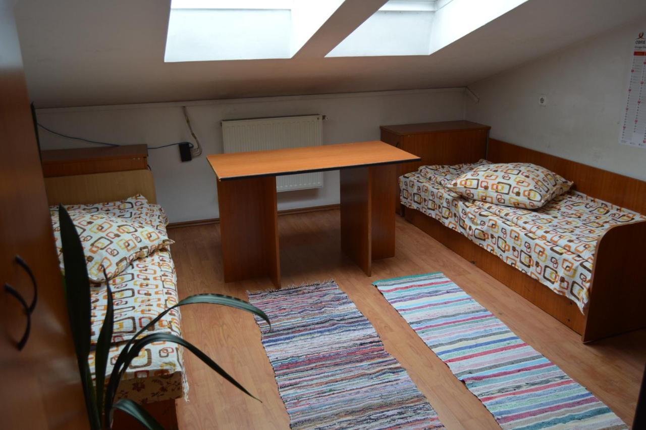 Kollege Hostel Cluj-Napoca Eksteriør bilde